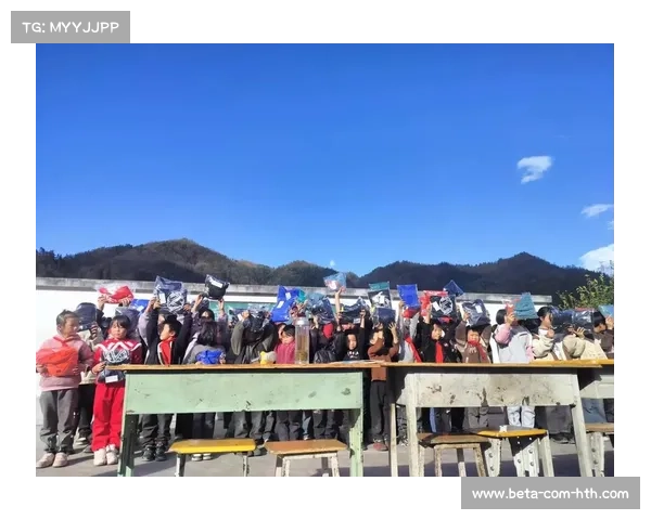 林雨薇启动乡村学校捐赠计划首站定云南山区助力教育发展 林雨薇启动乡村学校捐赠计划首站定云南山区助力教育发展